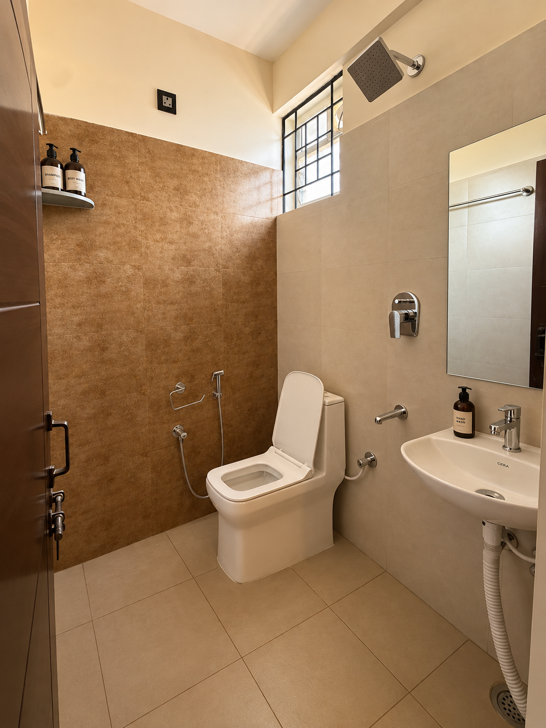 Modern Bath and Restroom